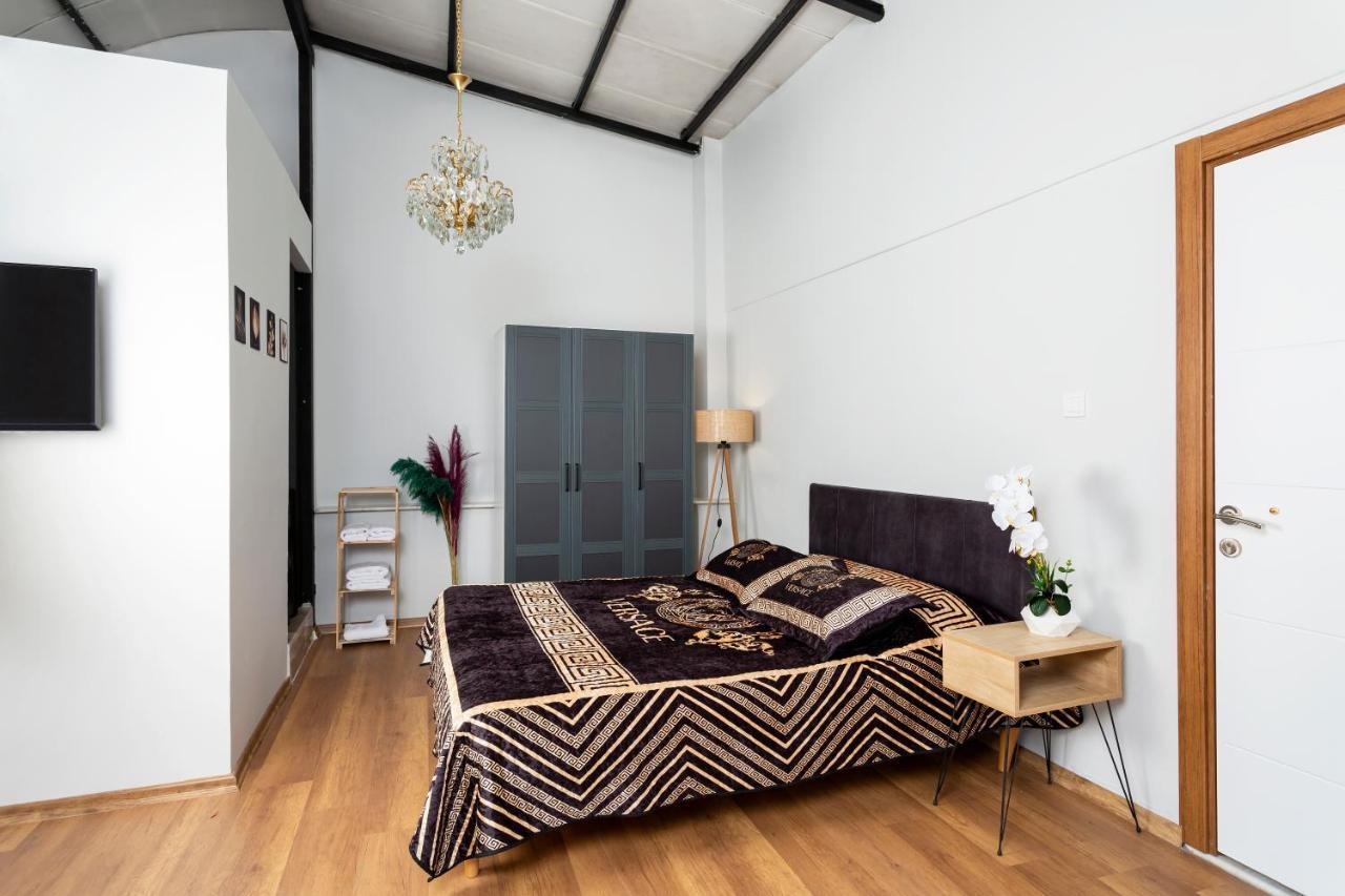 8 Rooms House Balcova Exterior photo