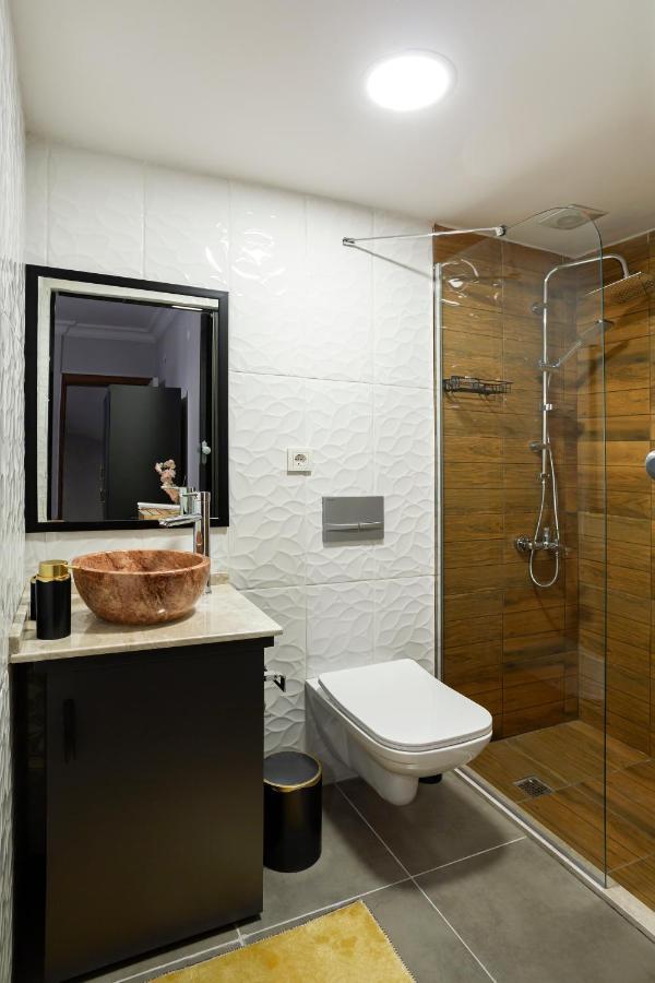 8 Rooms House Balcova Exterior photo