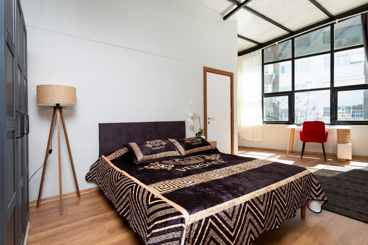 8 Rooms House Balcova Exterior photo