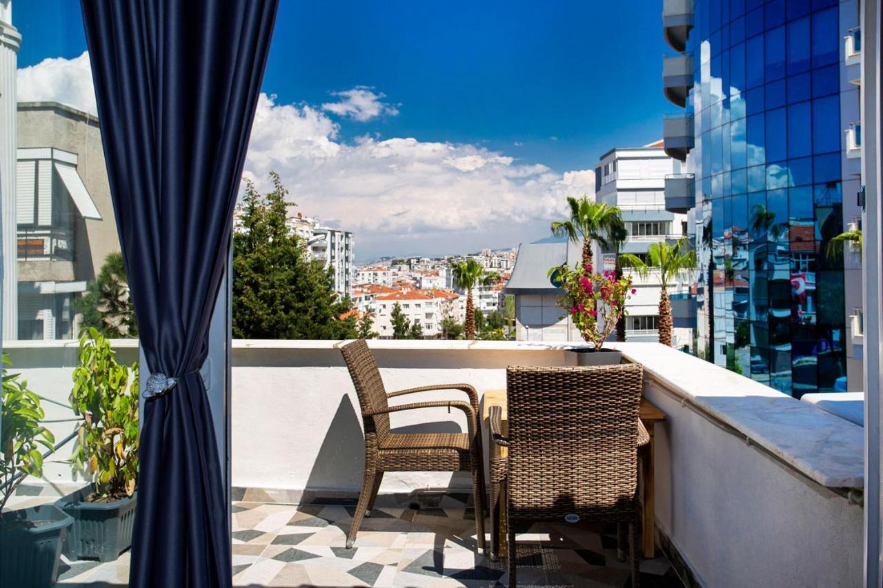 8 Rooms House Balcova Exterior photo